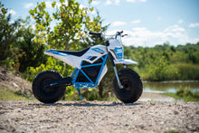 Load image into Gallery viewer, Huffy CR8 - R 36 - Volt Electric Mini Bike, White